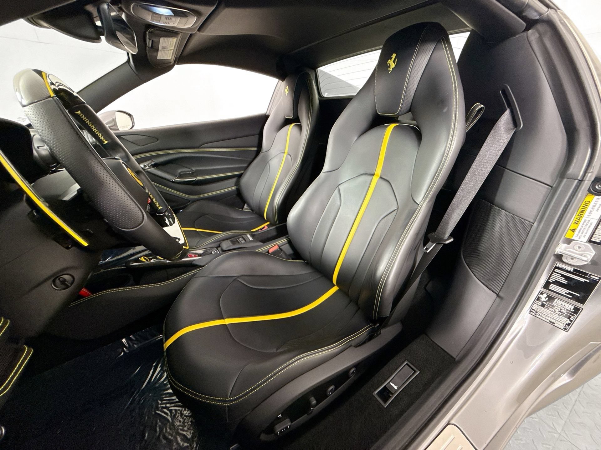 Certified 2021 Ferrari F8 Tributo RWD image 9