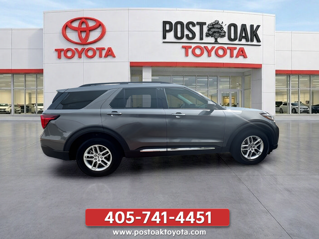 Used 2025 Ford Explorer Active w/ Active Comfort Package RWD image 8
