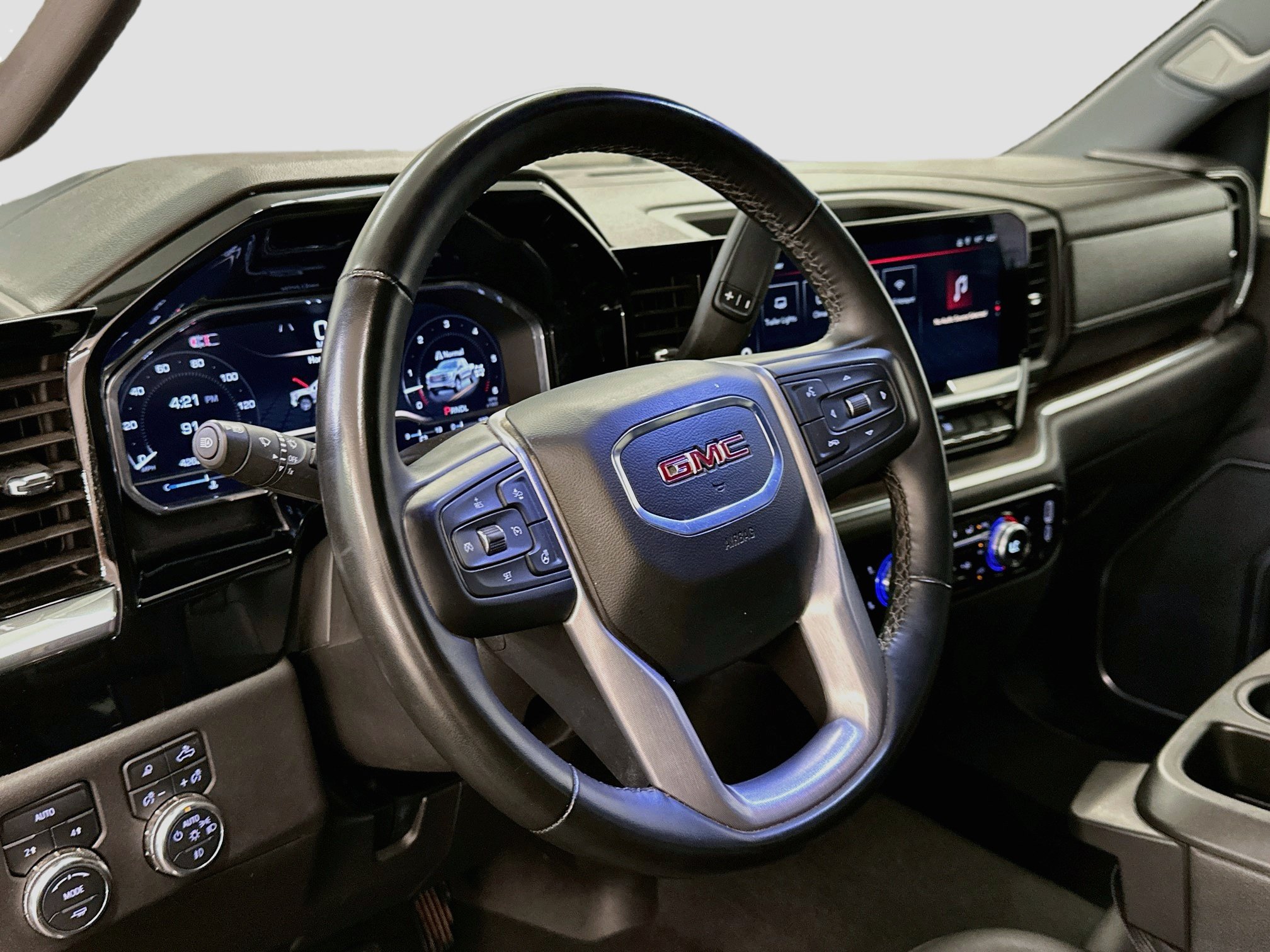 Used 2025 GMC Sierra 1500 SLT AWD/4WD image 18