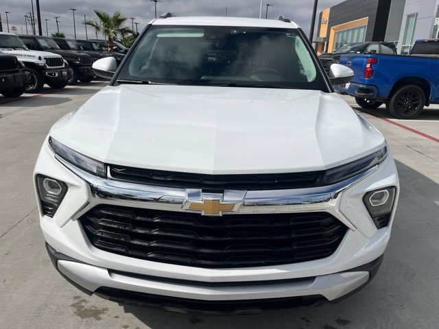 Used 2025 Chevrolet TrailBlazer LT image 2