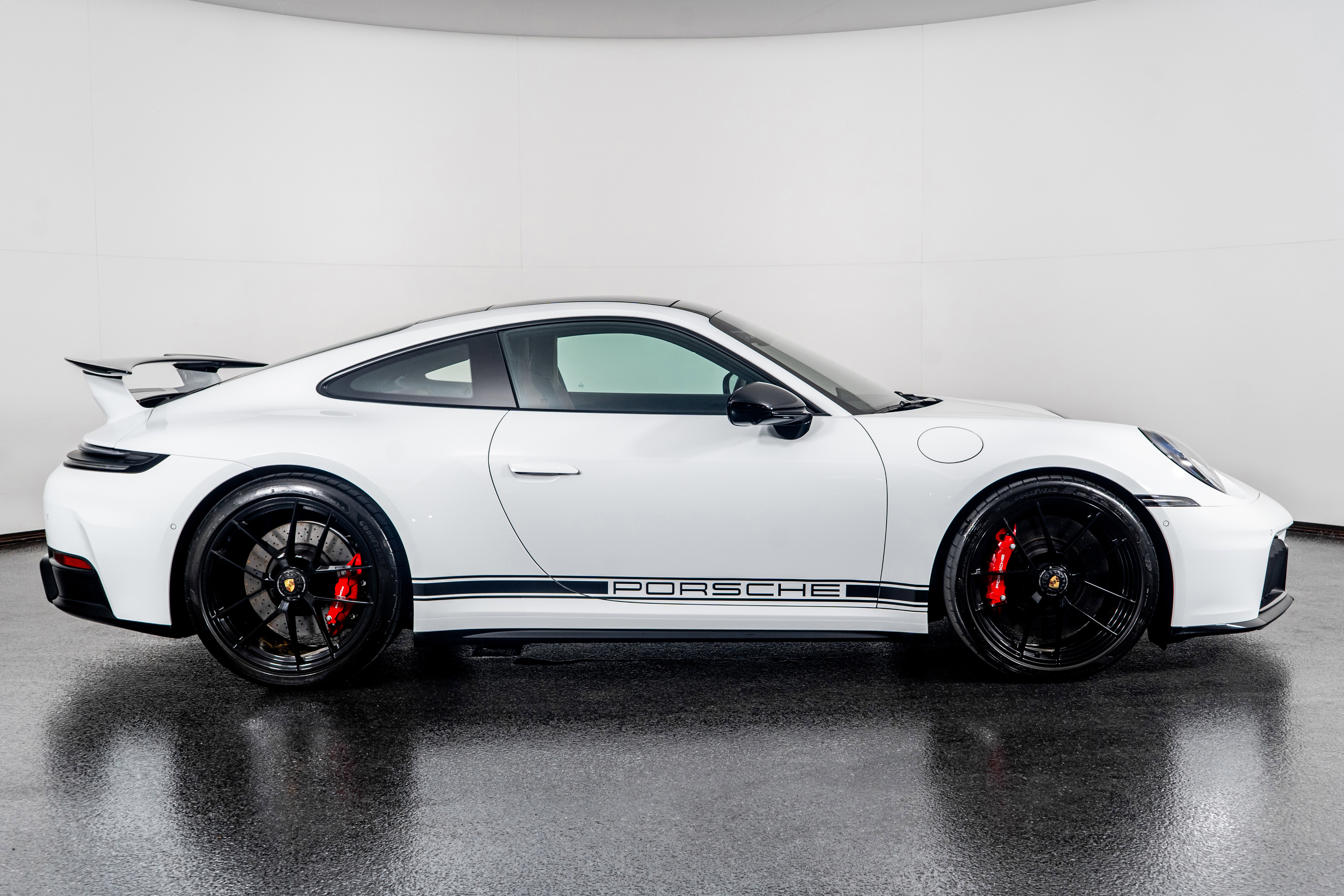 Used 2025 Porsche 911 Carrera GTS w/ Premium Package image 6