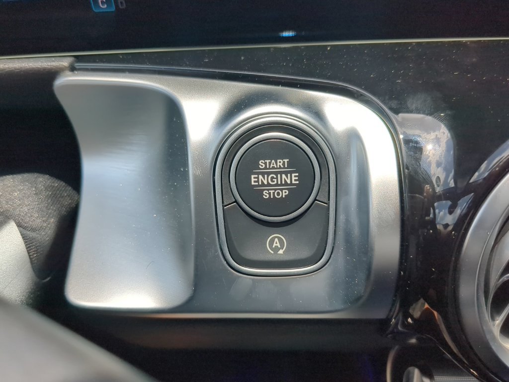 Used 2024 Mercedes-Benz GLB 35 AMG 4MATIC image 15