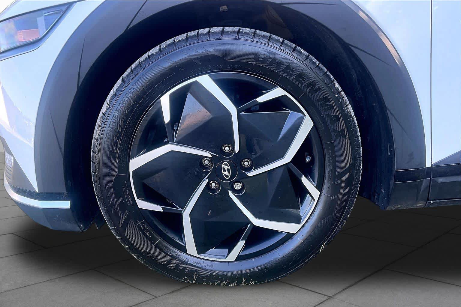 Used 2024 Hyundai Ioniq 5 SE AWD/4WD image 10