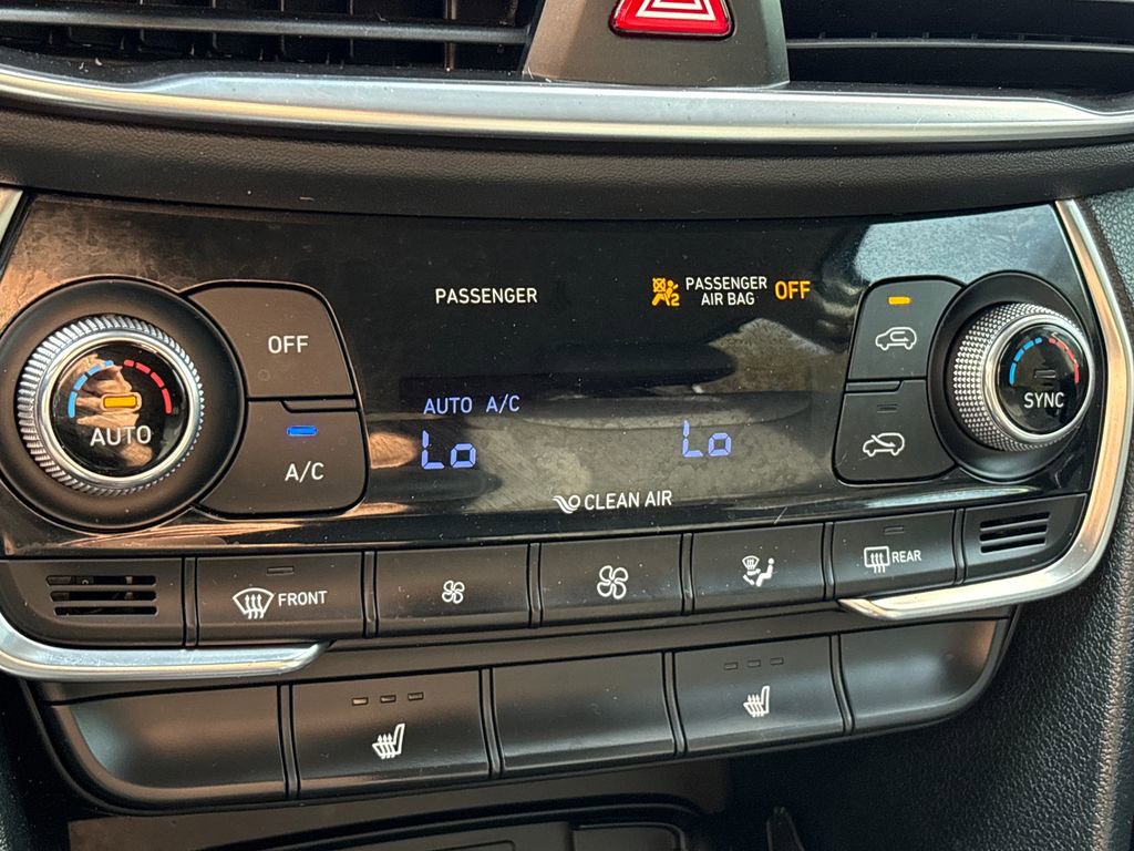Used 2019 Hyundai Santa Fe SEL FWD image 15