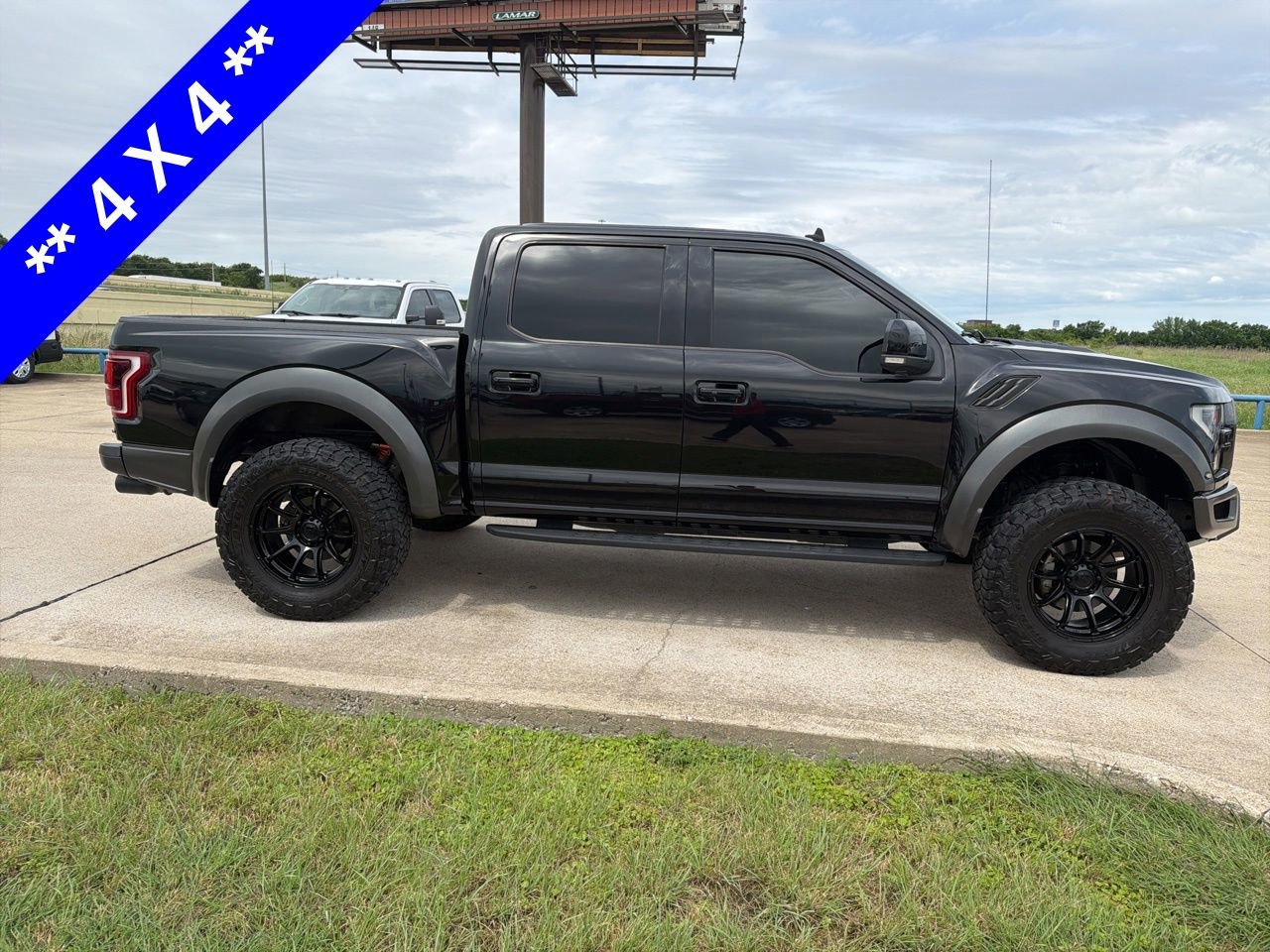 Used 2020 Ford F150 Raptor w/ Equipment Group 802A Luxury AWD/4WD image 7