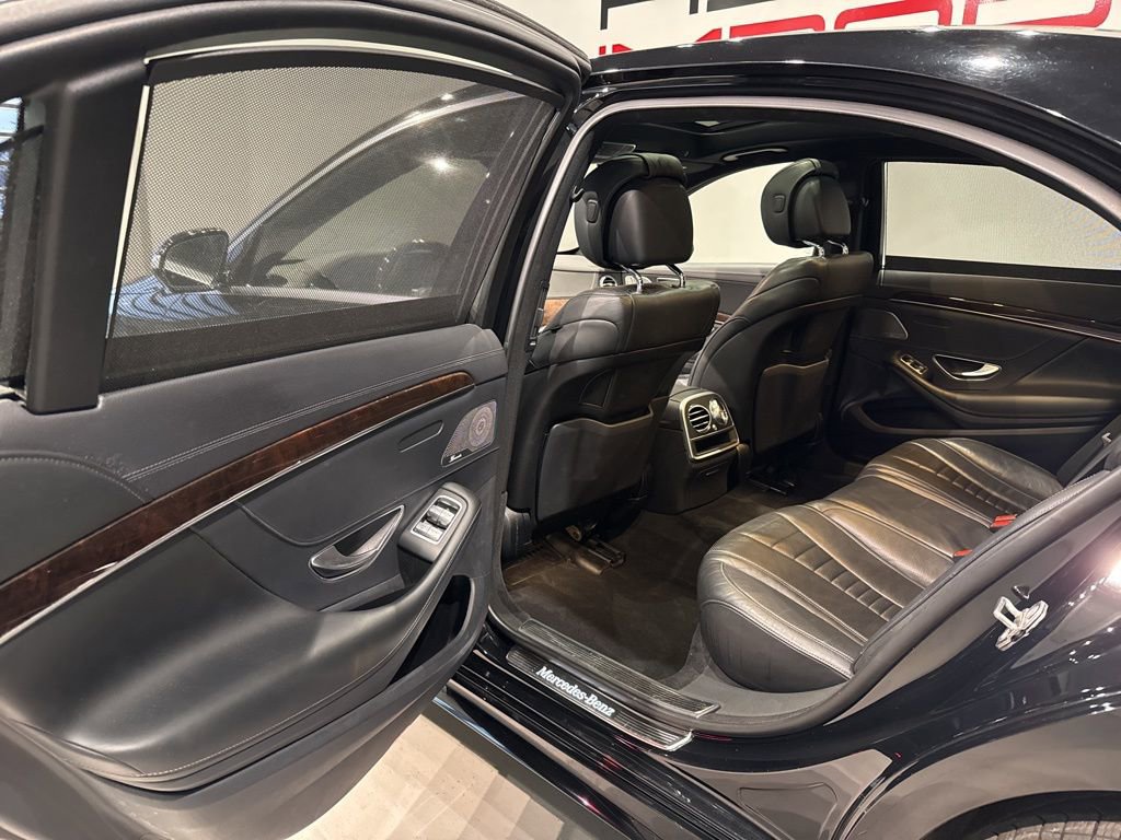 Used 2018 Mercedes-Benz S 560 4MATIC Sedan w/ AMG Line Exterior image 34