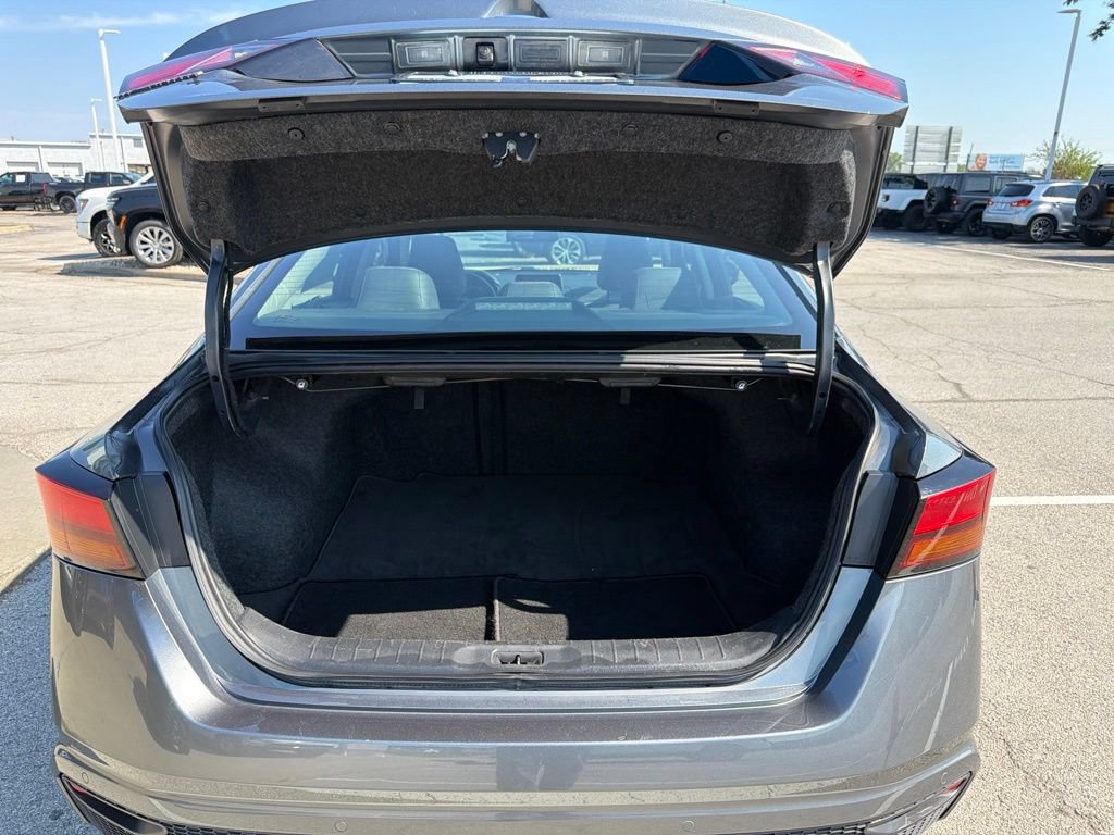 Used 2020 Nissan Altima 2.5 SL FWD image 12