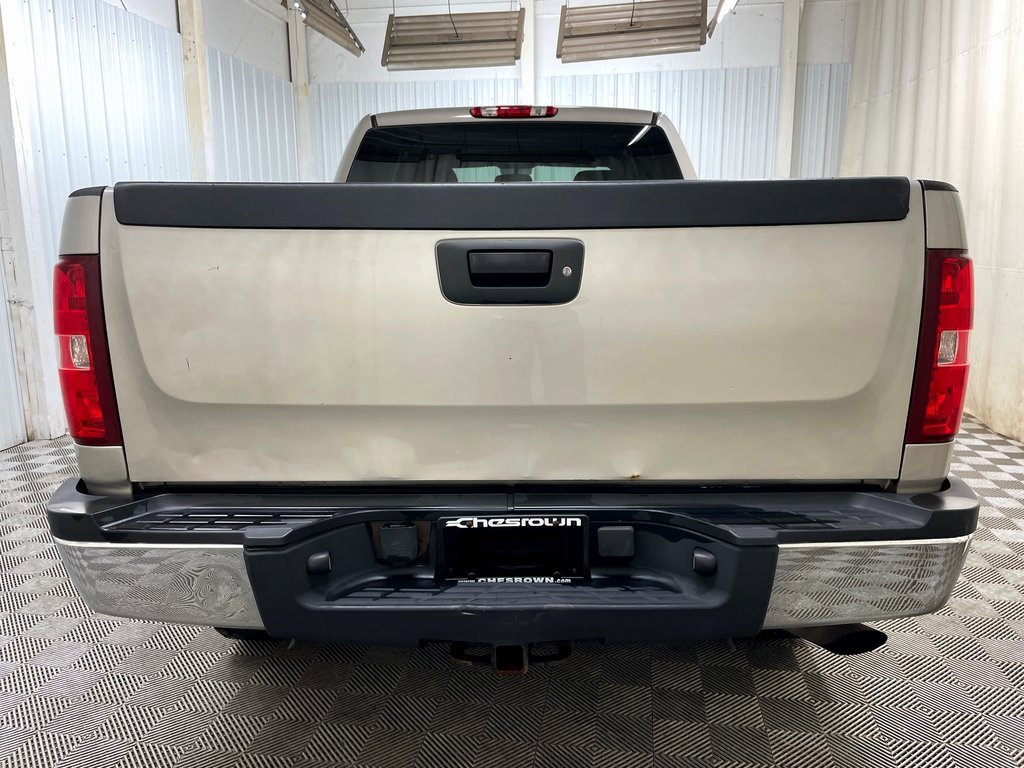 Used 2009 Chevrolet Silverado 2500 LT w/ Exterior Plus Package image 13