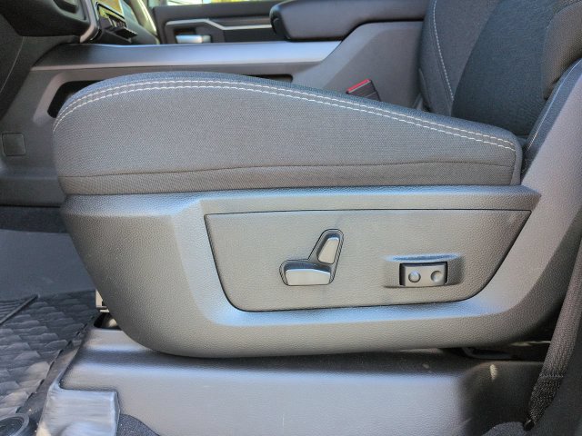 Certified 2025 RAM 3500 Big Horn AWD/4WD image 19