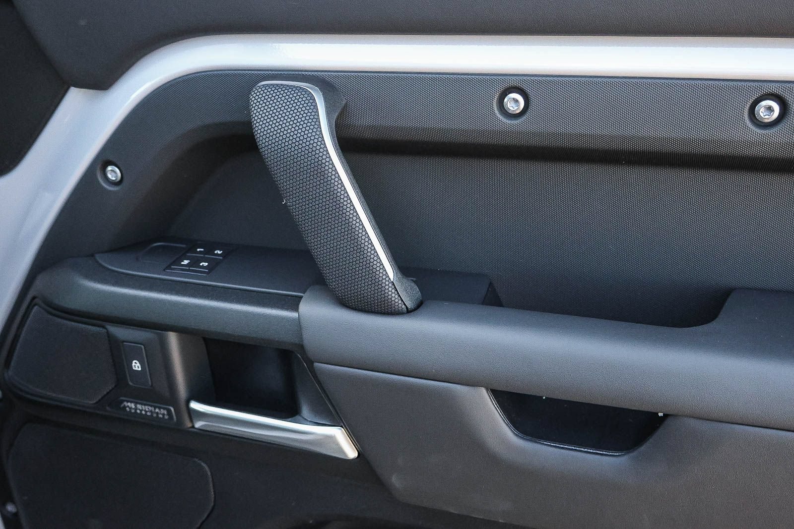 New 2026 Land Rover Defender 110 X AWD/4WD image 18