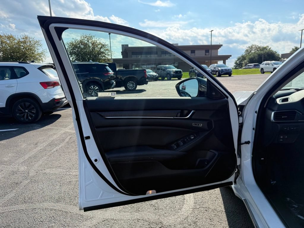 Used 2022 Honda Accord Touring image 22