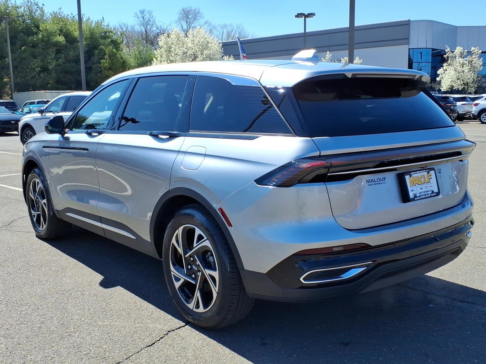 Used 2025 Lincoln Nautilus Premier w/ Equipment Group 102A AWD/4WD image 4