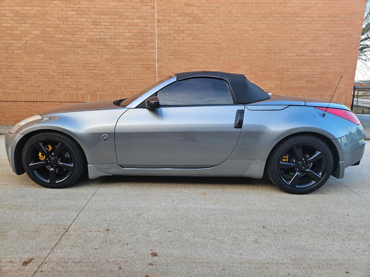 Used 2006 Nissan 350Z Touring image 7