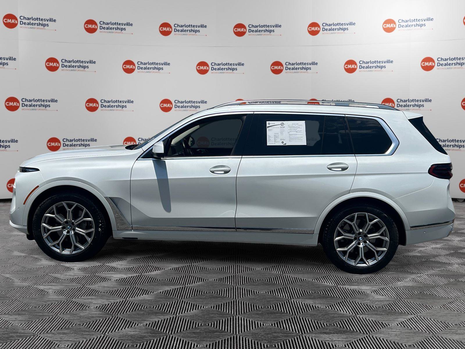 Used 2025 BMW X7 xDrive40i w/ Executive Package AWD/4WD image 2