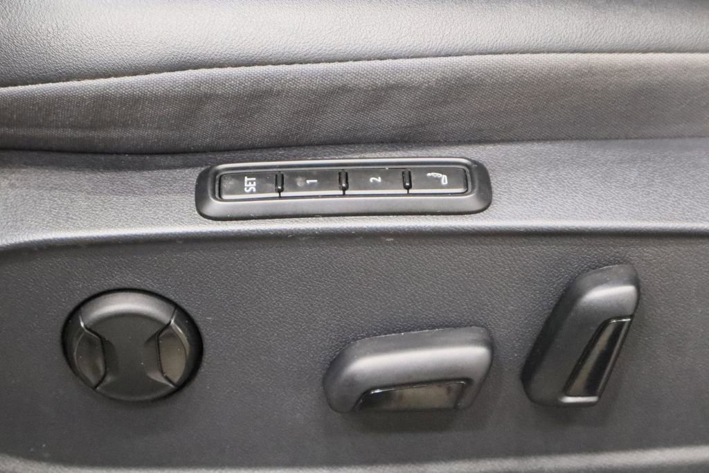 Used 2023 Volkswagen ID.4 Pro S image 22