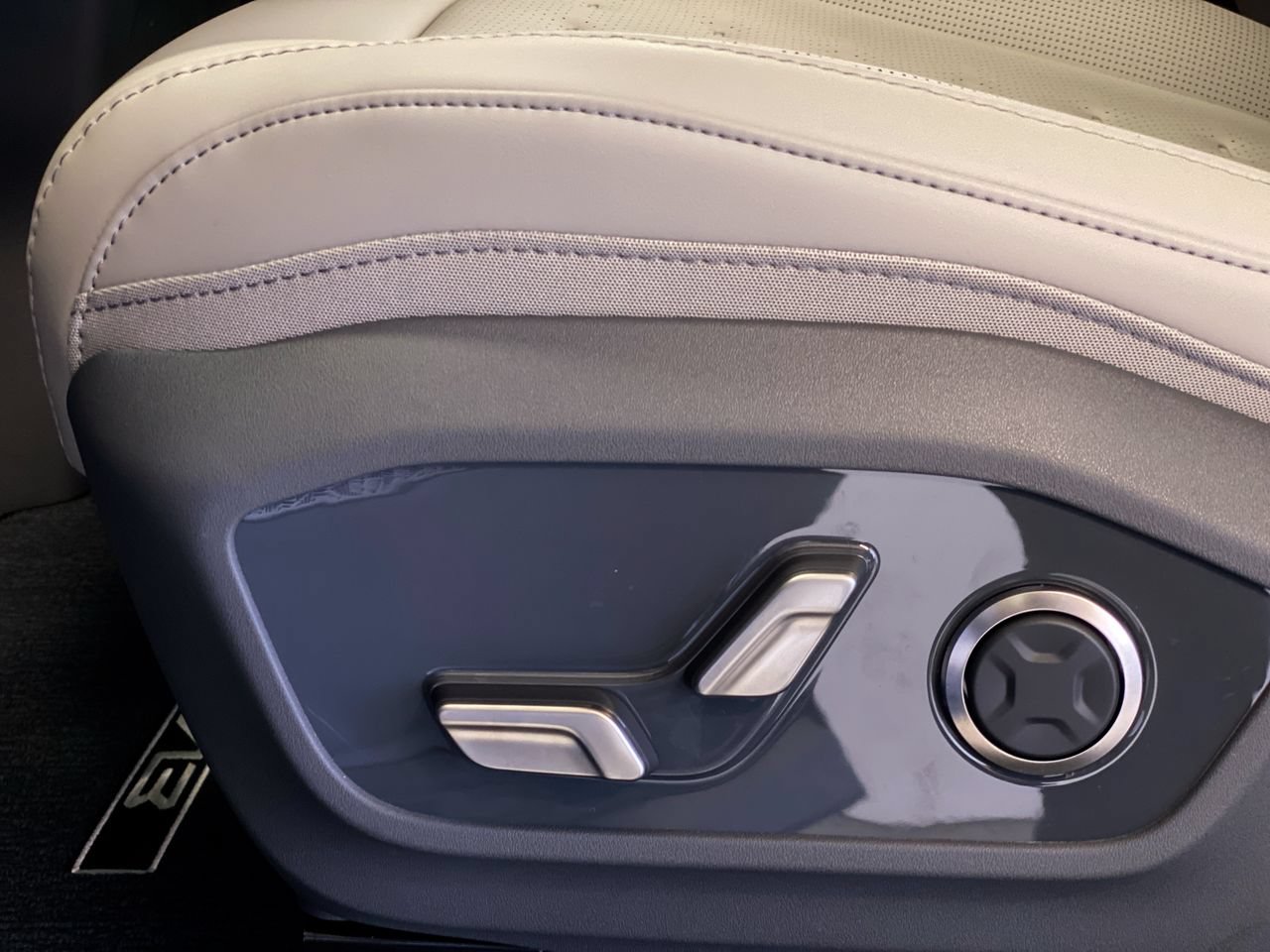 New 2026 Kia EV9 Wind AWD/4WD image 17