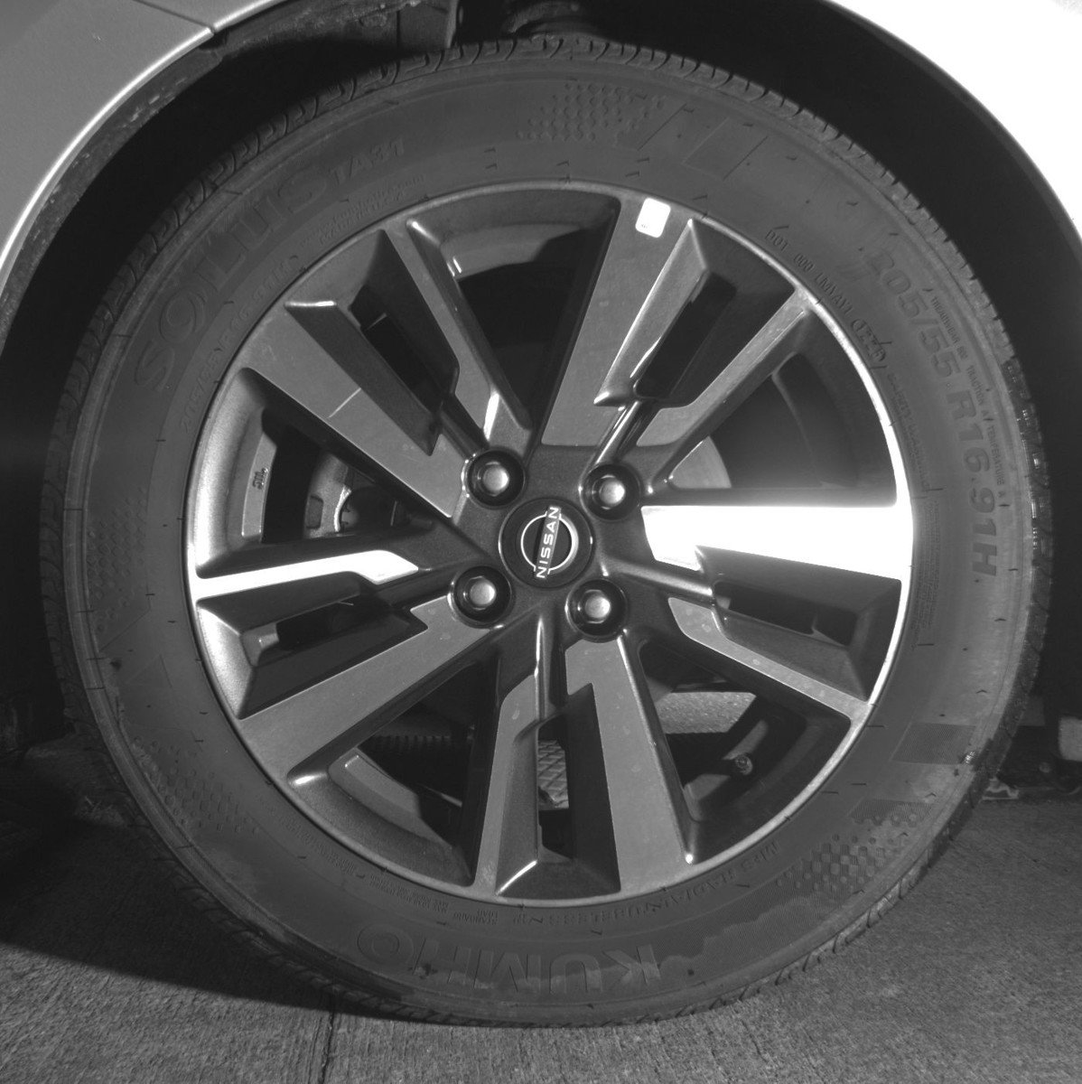 Used 2025 Nissan Versa SV FWD image 12