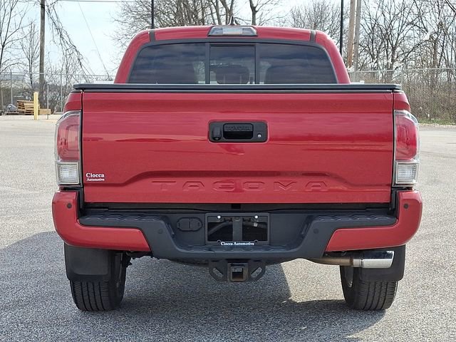 Used 2016 Toyota Tacoma Limited w/ Towing Package image 8