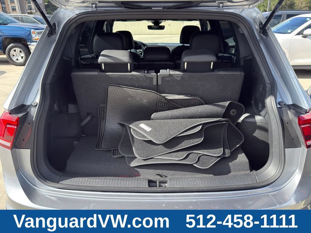 Used 2023 Volkswagen Tiguan SE R-Line FWD image 9