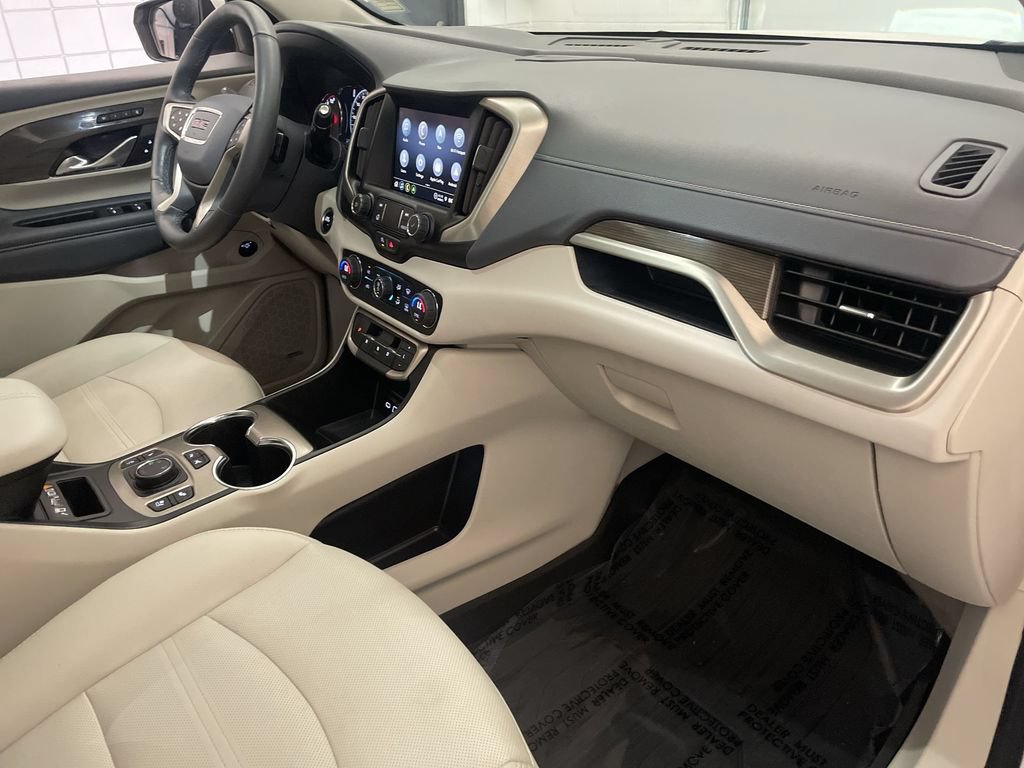 Used 2024 GMC Terrain Denali w/ Denali Premium Package AWD/4WD image 24