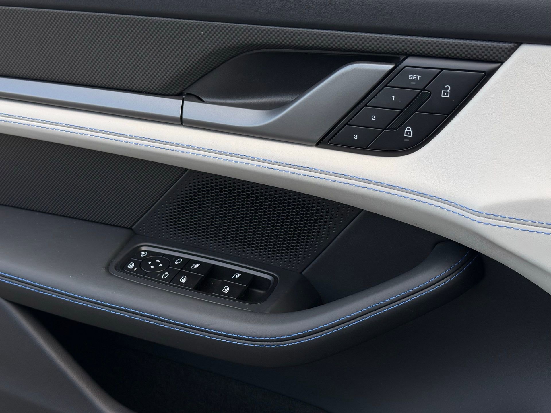 Used 2025 Porsche Taycan Turbo S image 27