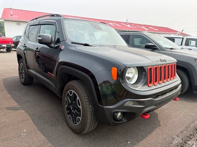 Used 2016 Jeep Renegade Trailhawk AWD/4WD image 3