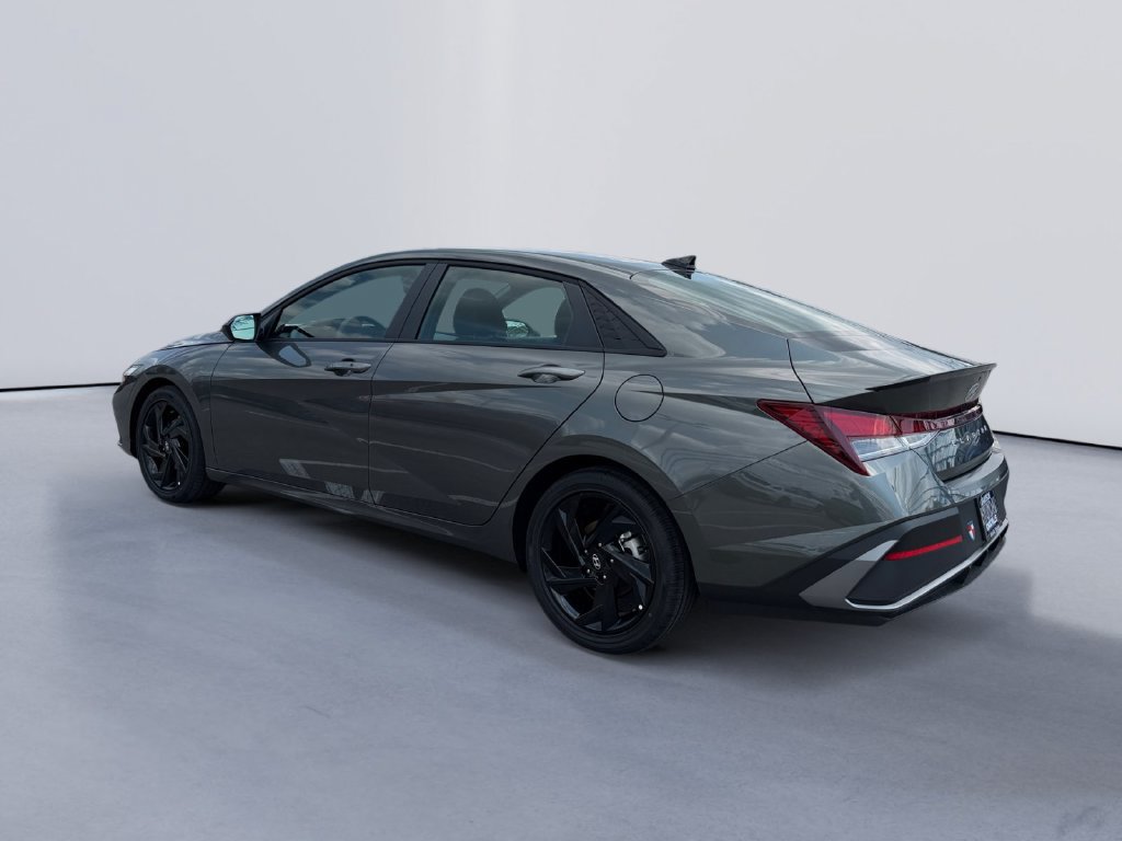 New 2026 Hyundai Elantra SEL Sport FWD image 5
