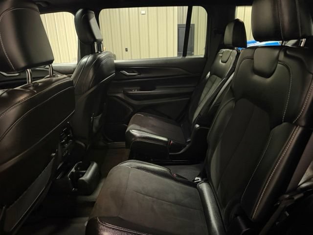 Used 2023 Jeep Grand Cherokee L Laredo AWD/4WD image 17