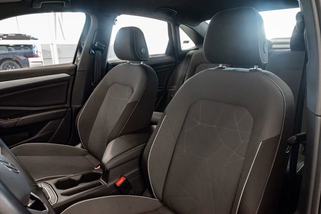 Used 2025 Volkswagen Jetta Sport image 9