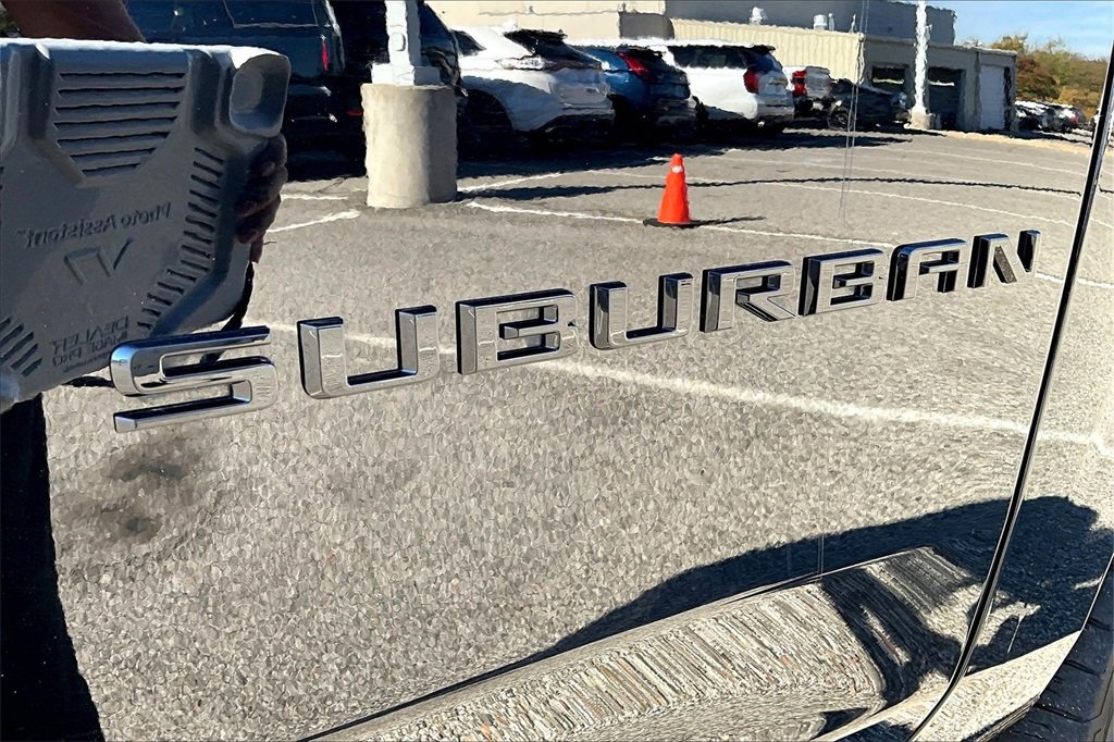 Used 2021 Chevrolet Suburban High Country image 34