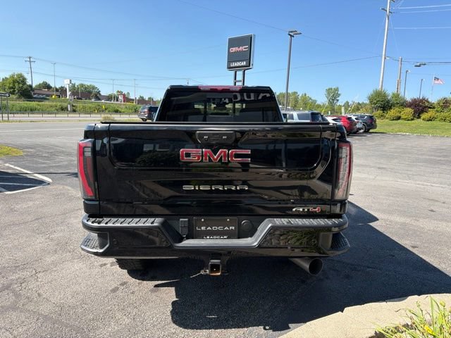 Used 2024 GMC Sierra 2500 AT4 w/ AT4 Preferred Package AWD/4WD image 4