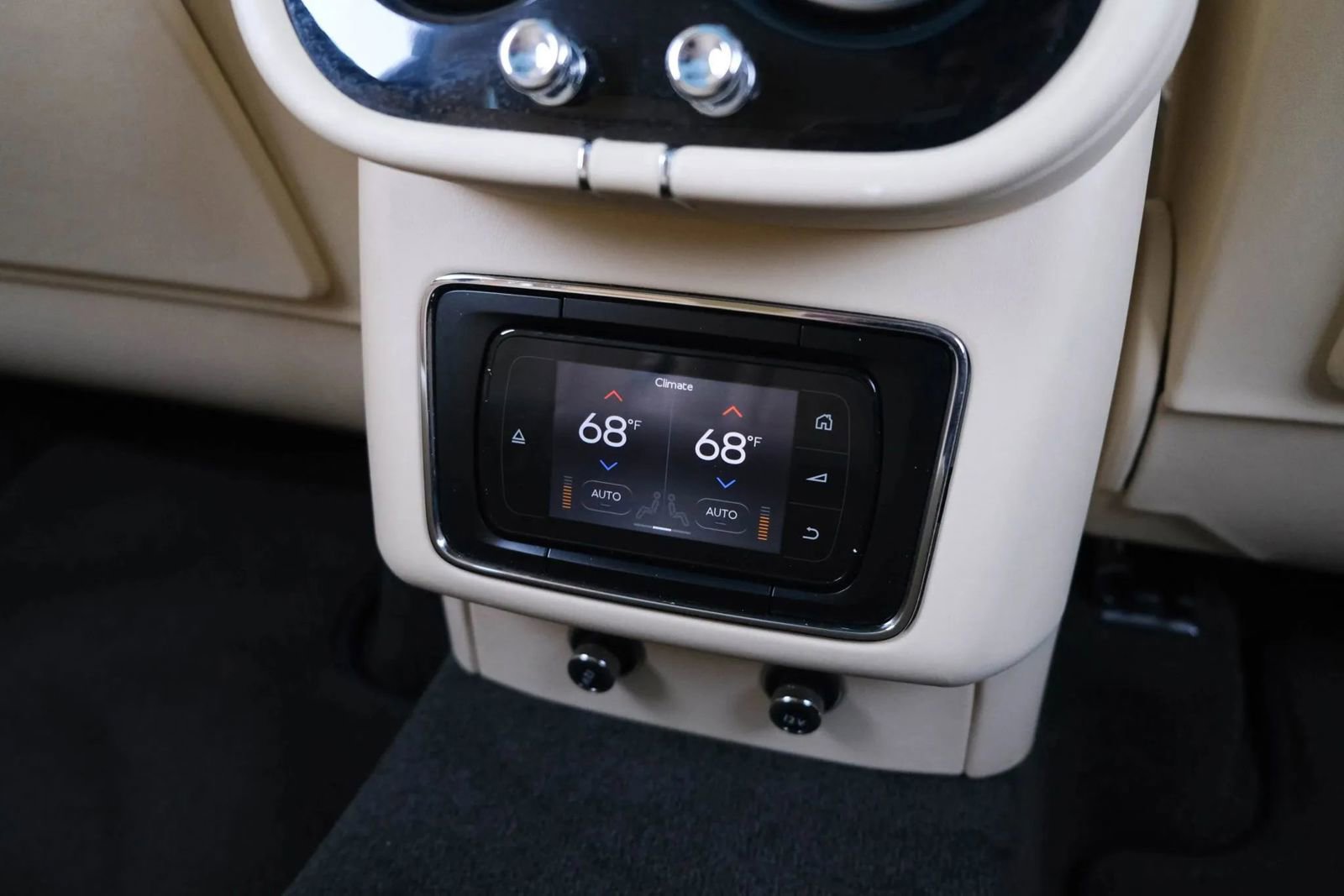 Used 2018 Bentley Bentayga image 36