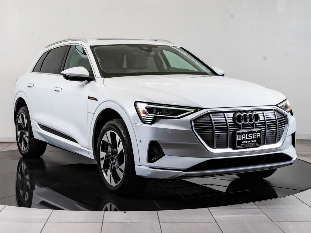 Used 2022 Audi e-tron Premium Plus w/ Premium Plus Package image 12