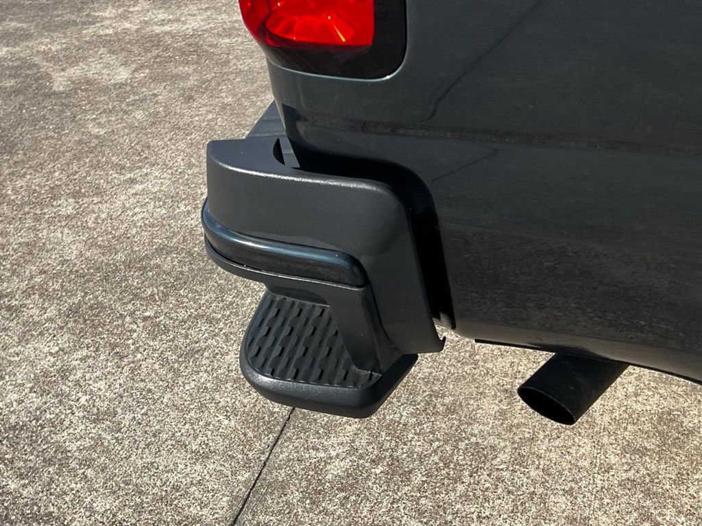 Used 2017 Chevrolet Colorado LT w/ LT Convenience Package image 12