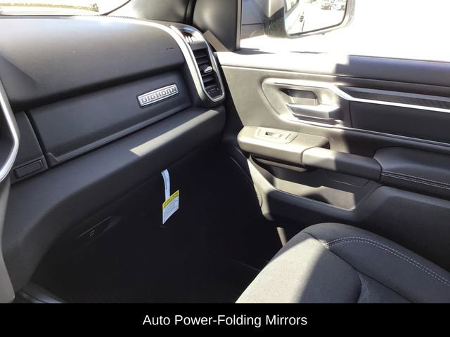 New 2026 RAM 1500 4x4 Crew Cab image 32