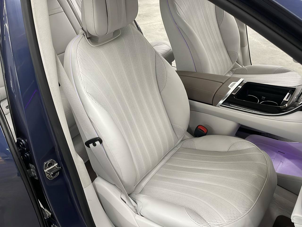 Used 2023 Mercedes-Benz EQS 450+ 4MATIC SUV w/ AMG Line Exterior Package image 14