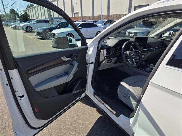 Used 2023 Audi Q5 2.0T Premium Plus w/ Premium Plus Package AWD/4WD image 21