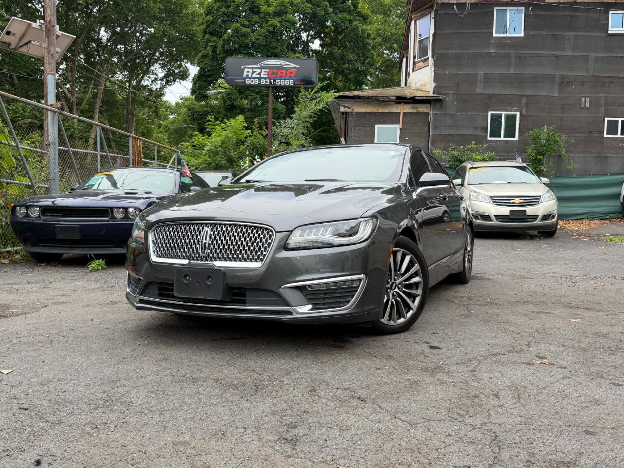 Used 2017 Lincoln MKZ Premiere FWD image 2