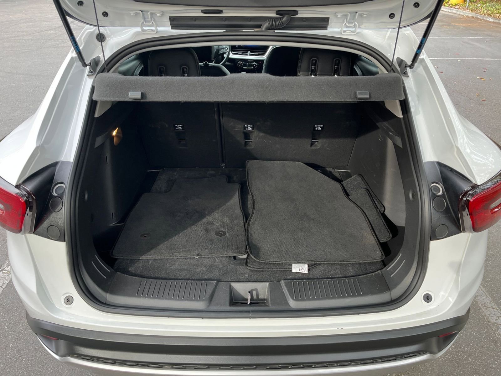 Used 2025 Chevrolet Trax LT image 29