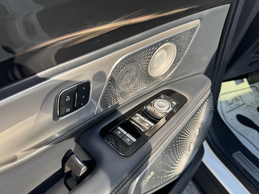 Used 2024 Lincoln Nautilus Reserve w/ Equipment Group 203A image 18