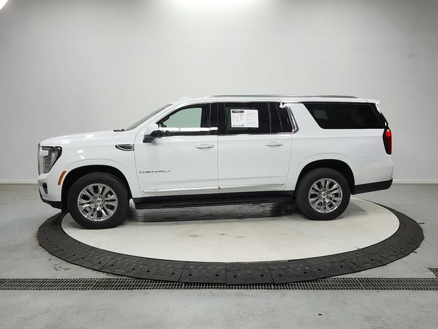 Used 2025 GMC Yukon XL Denali AWD/4WD image 5