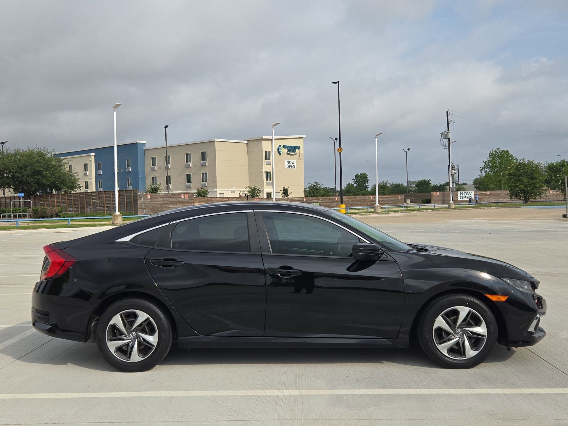 Used 2020 Honda Civic LX image 2