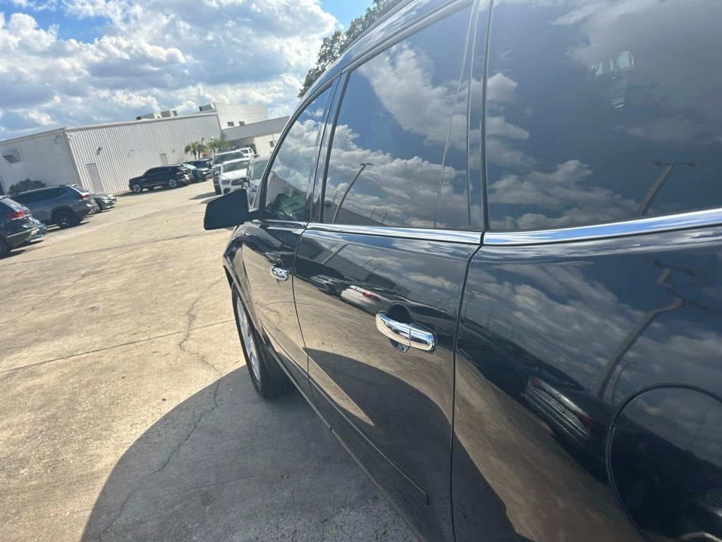 Used 2017 Chevrolet Traverse LT w/ Style and Technology Package image 27