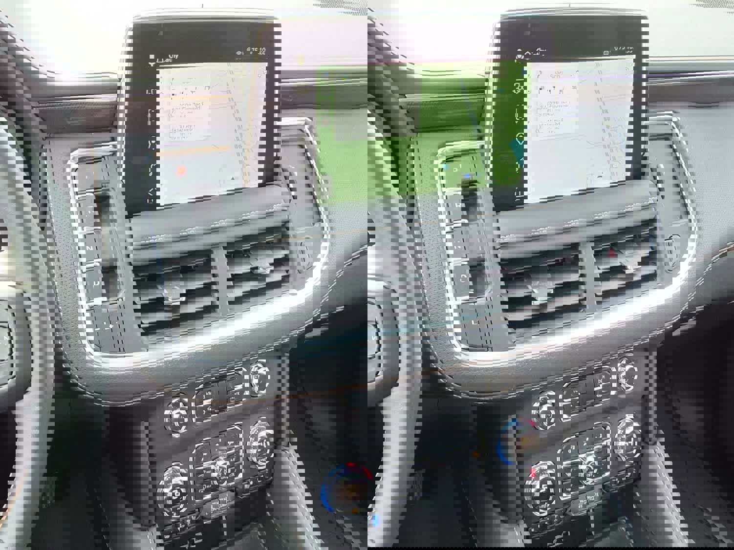 Used 2023 GMC Yukon XL AT4 w/ AT4 Premium Package image 17