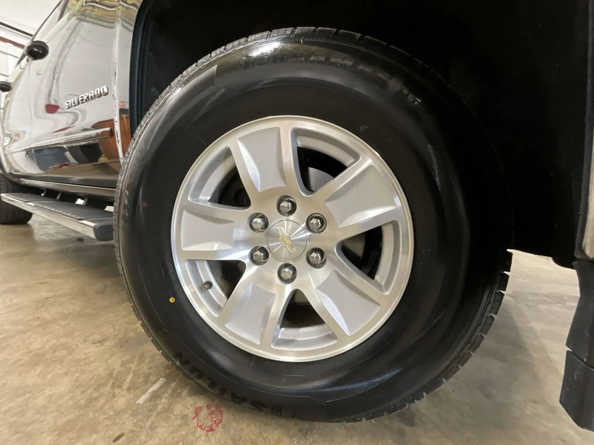 Used 2017 Chevrolet Silverado 1500 LT w/ All Star Edition image 4