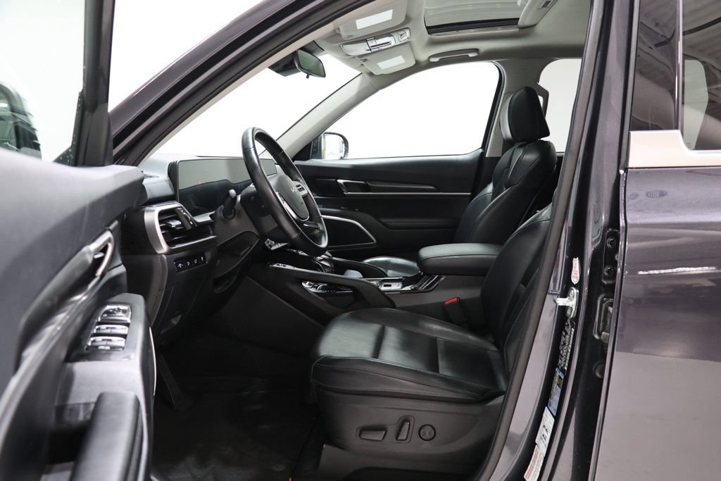 Used 2025 Kia Telluride S AWD/4WD image 18
