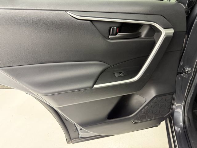 Used 2022 Toyota RAV4 LE FWD image 35