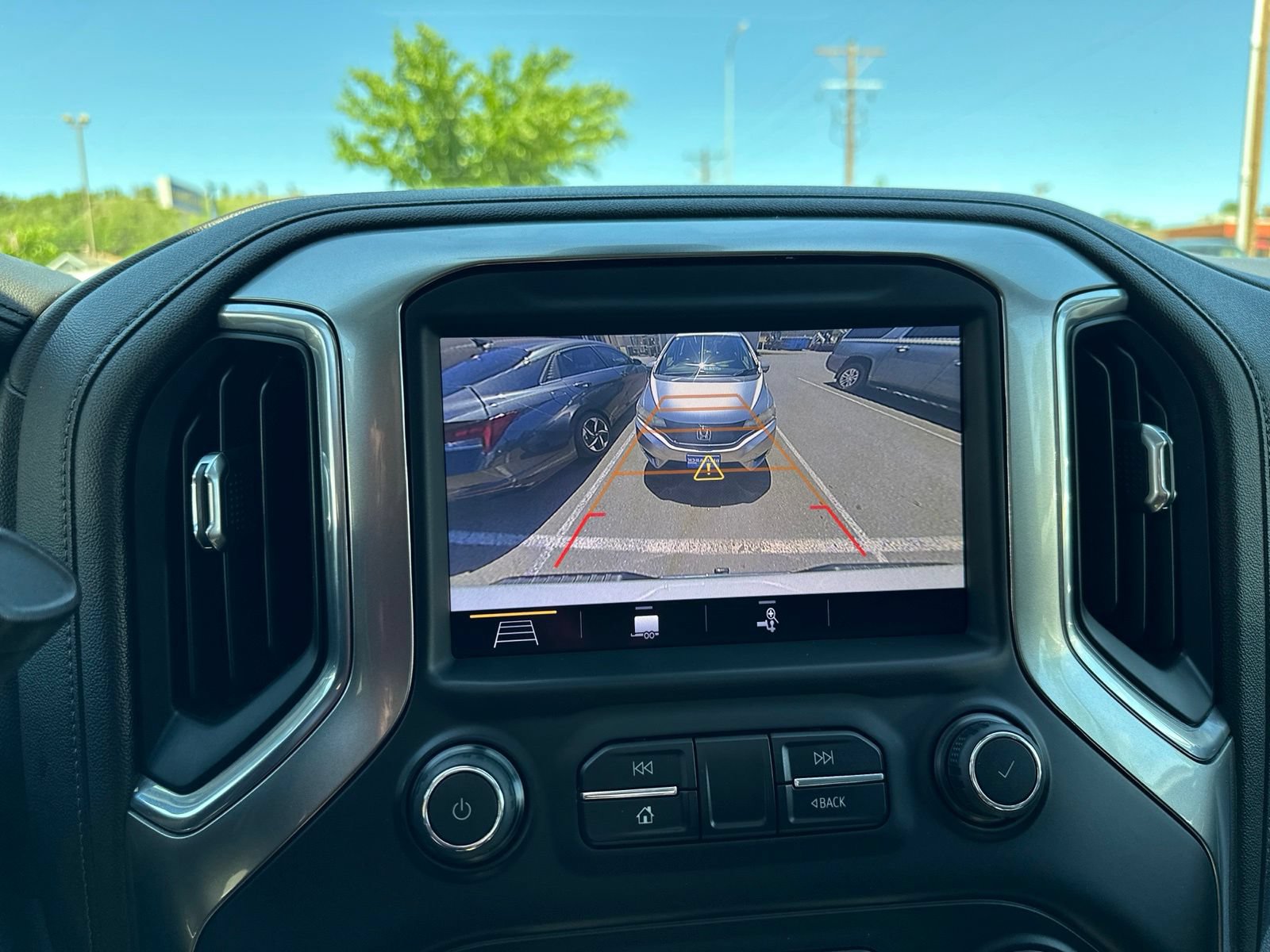 Used 2019 Chevrolet Silverado 1500 LTZ w/ LTZ Premium Package AWD/4WD image 64