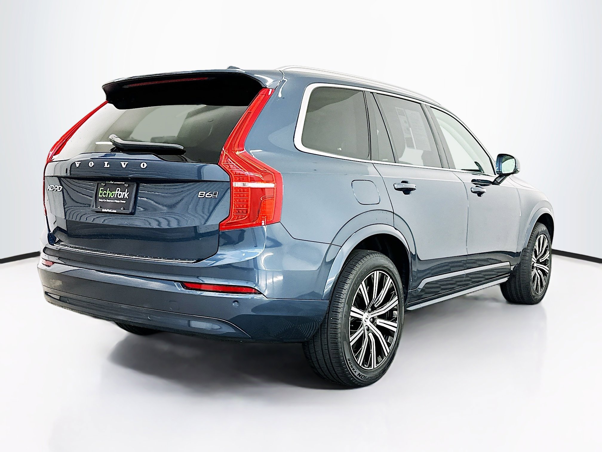 Used 2023 Volvo XC90 B6 Core w/ Protection Package Premier image 9