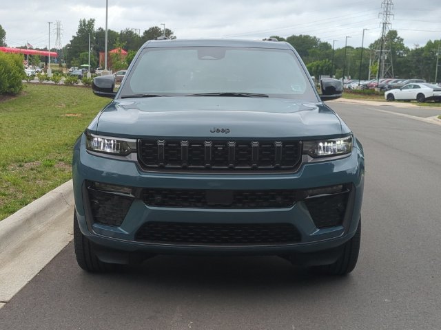 New 2026 Jeep Grand Cherokee Limited AWD/4WD image 16